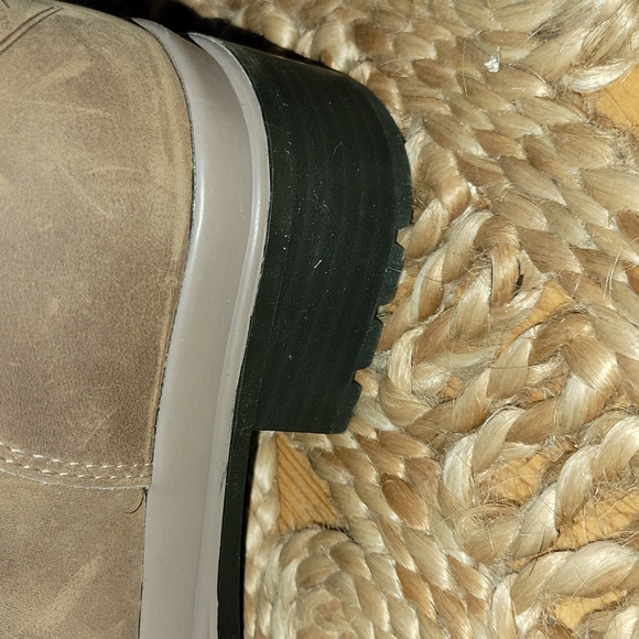 Liberty Alpine Lace Muck Boot - Picture 5 of 11